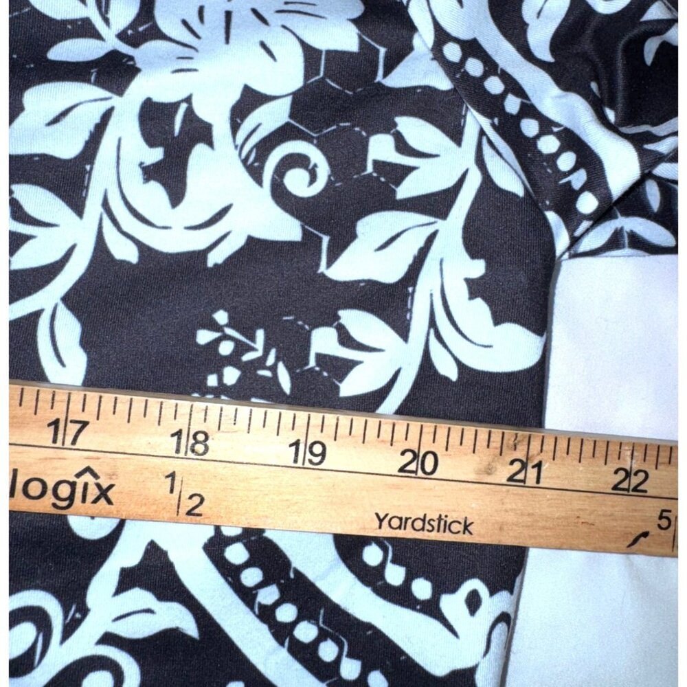 Black White Paisley Floral Print Long Sleeve Top With Cross Neckline - Picture 7 of 7